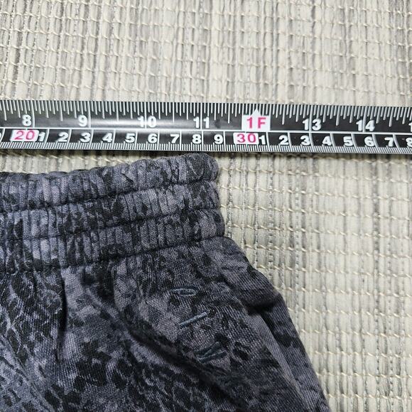 Victorias Secret PINK Fleece Joggers Size XS Grey Snakeskin Athleisure Swiftie - Picture 7 of 12